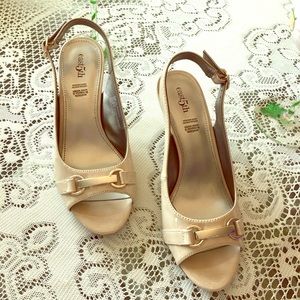 Beige Patton leather pumps